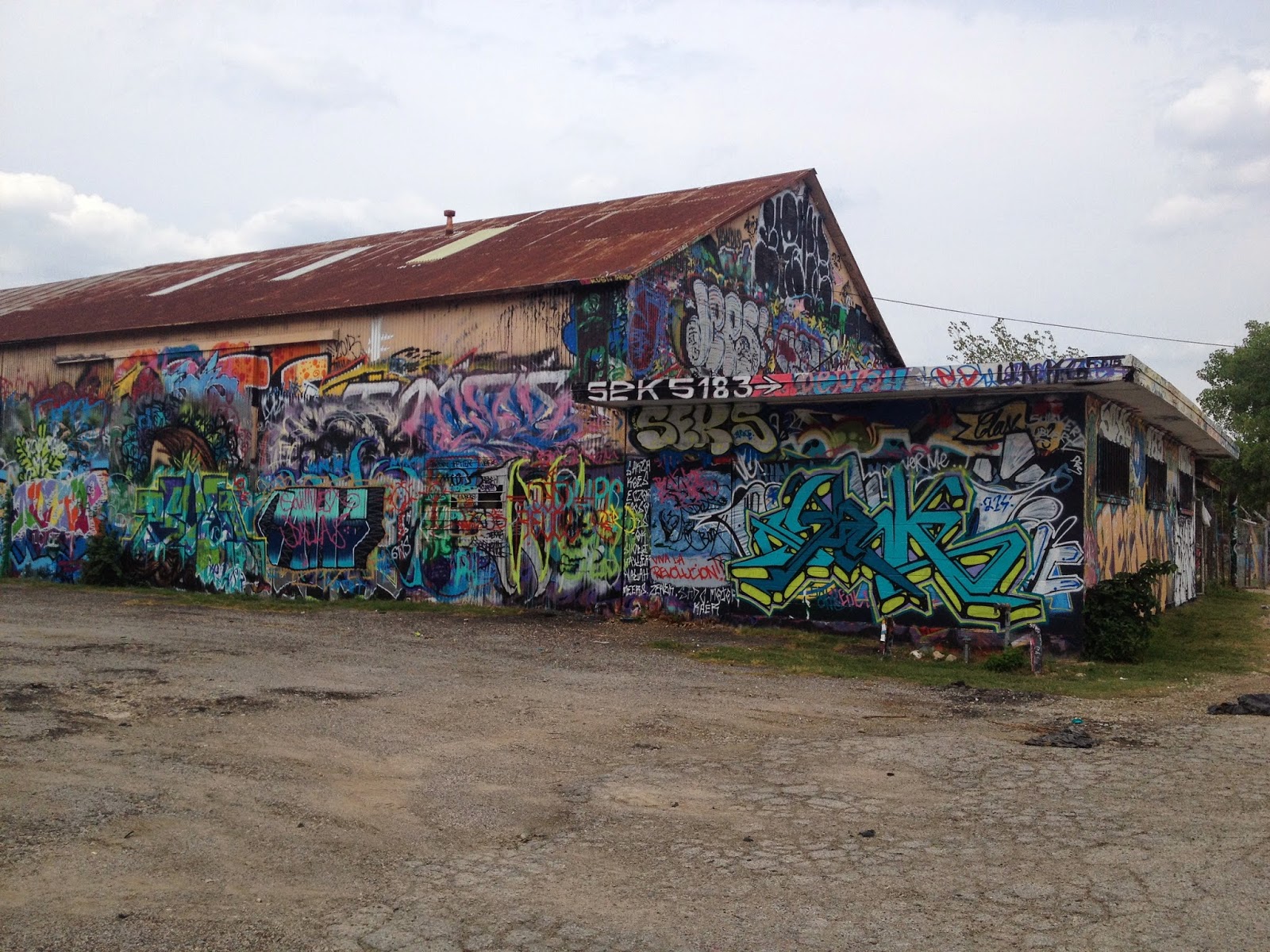 Dallas Graffiti Dallas’ first ‘free wall,’ in West Dallas, gives