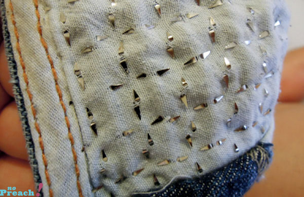 DIY: Short jeans com spikes DIY: Short jeans com spikes