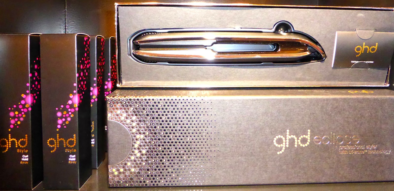 Le Studio 54 à Montpellier vous propose le Styler GHD Eclipse, à découvrir et à tester. Le Studio 54 à Montpellier vous propose le Styler GHD Eclipse, à découvrir et à tester.