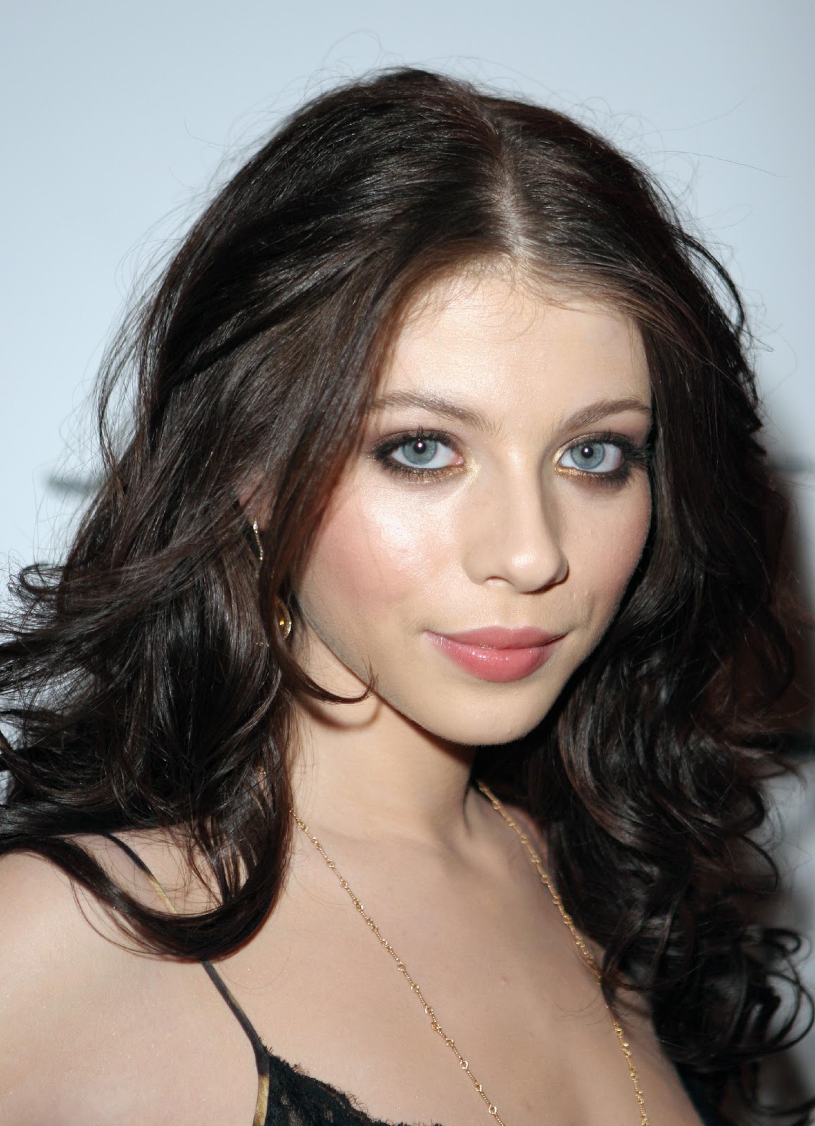 http://2.bp.blogspot.com/-zQRecNy7UJU/TwPuOLmWn4I/AAAAAAAABeM/ShetoEtPKJg/s1600/michelle-trachtenberg-flash-hairstyles-movies-actress-michelle+%252817%2529.jpg