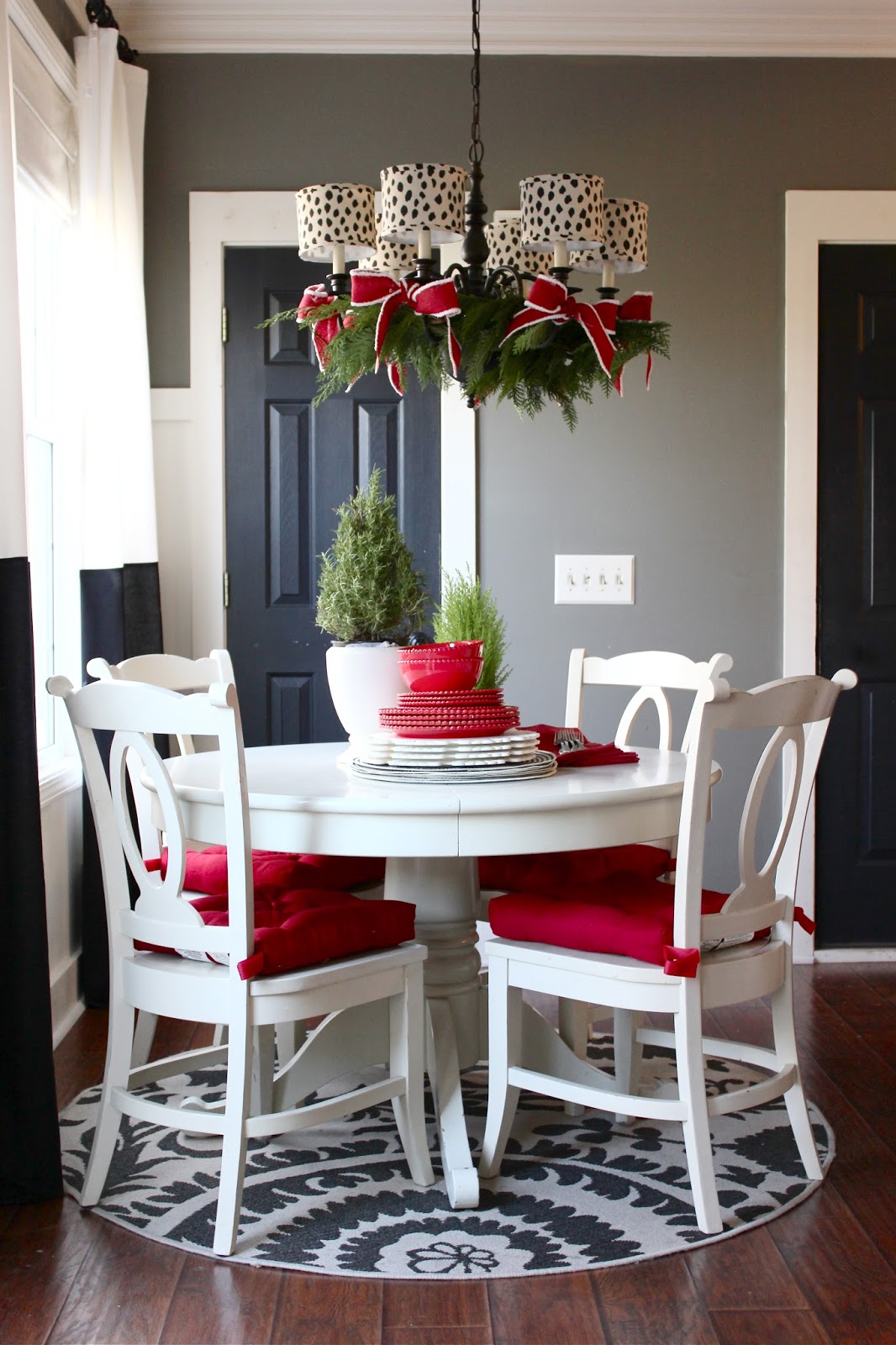 The Yellow Cape Cod: How To Decorate Your Chandelier For Christmas