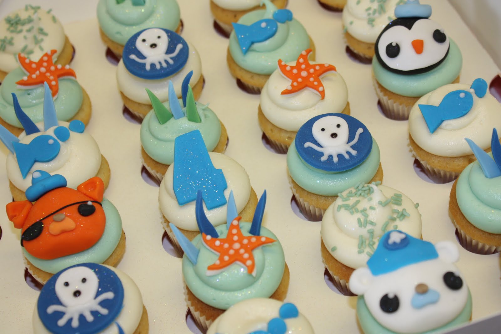 The Little House of Cupcakes "OCTONAUTS" CUPCAKES!