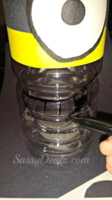 drawing minion smile on water bottle craft