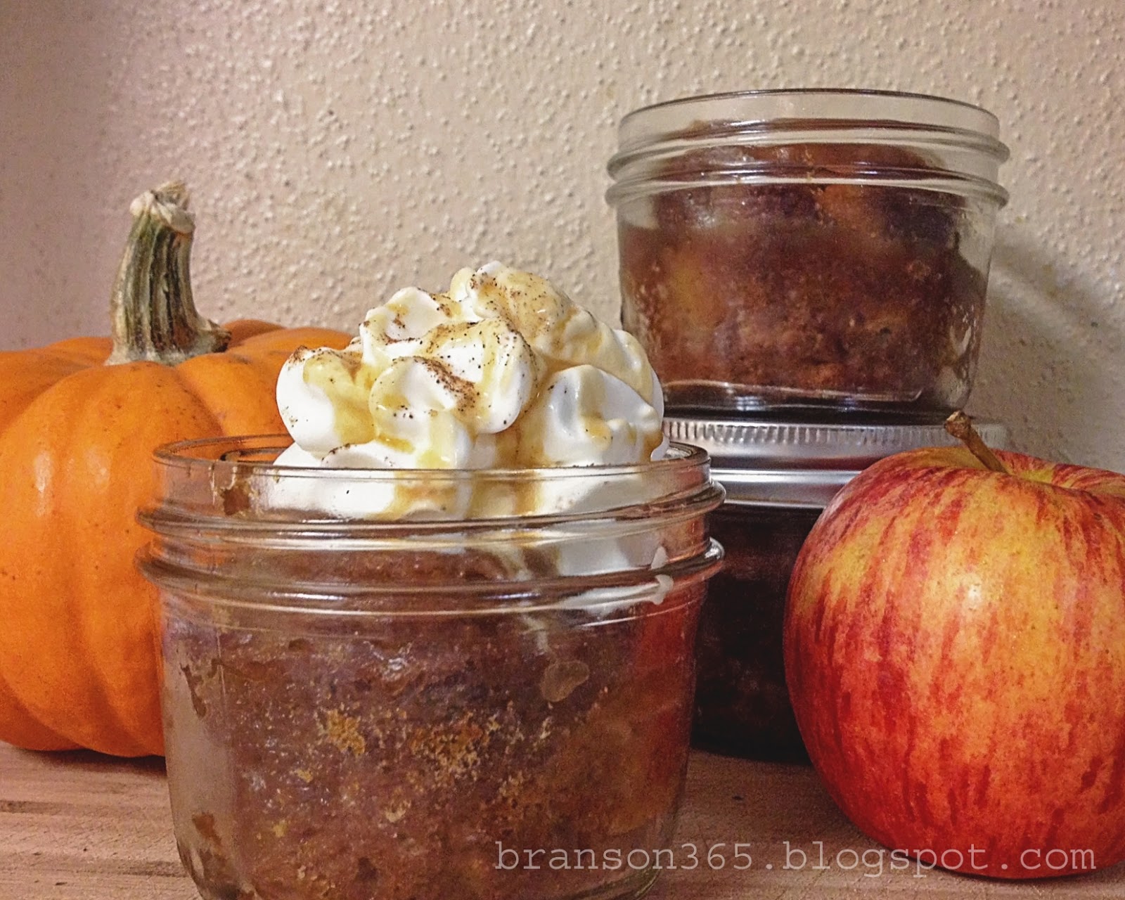 Pumpkin Apple Cake with Caramel {Mason Jar Recipe}