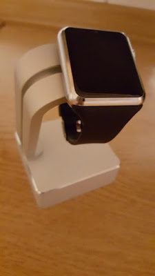 Recensione Apple Watch Stand in Alluminio iClever