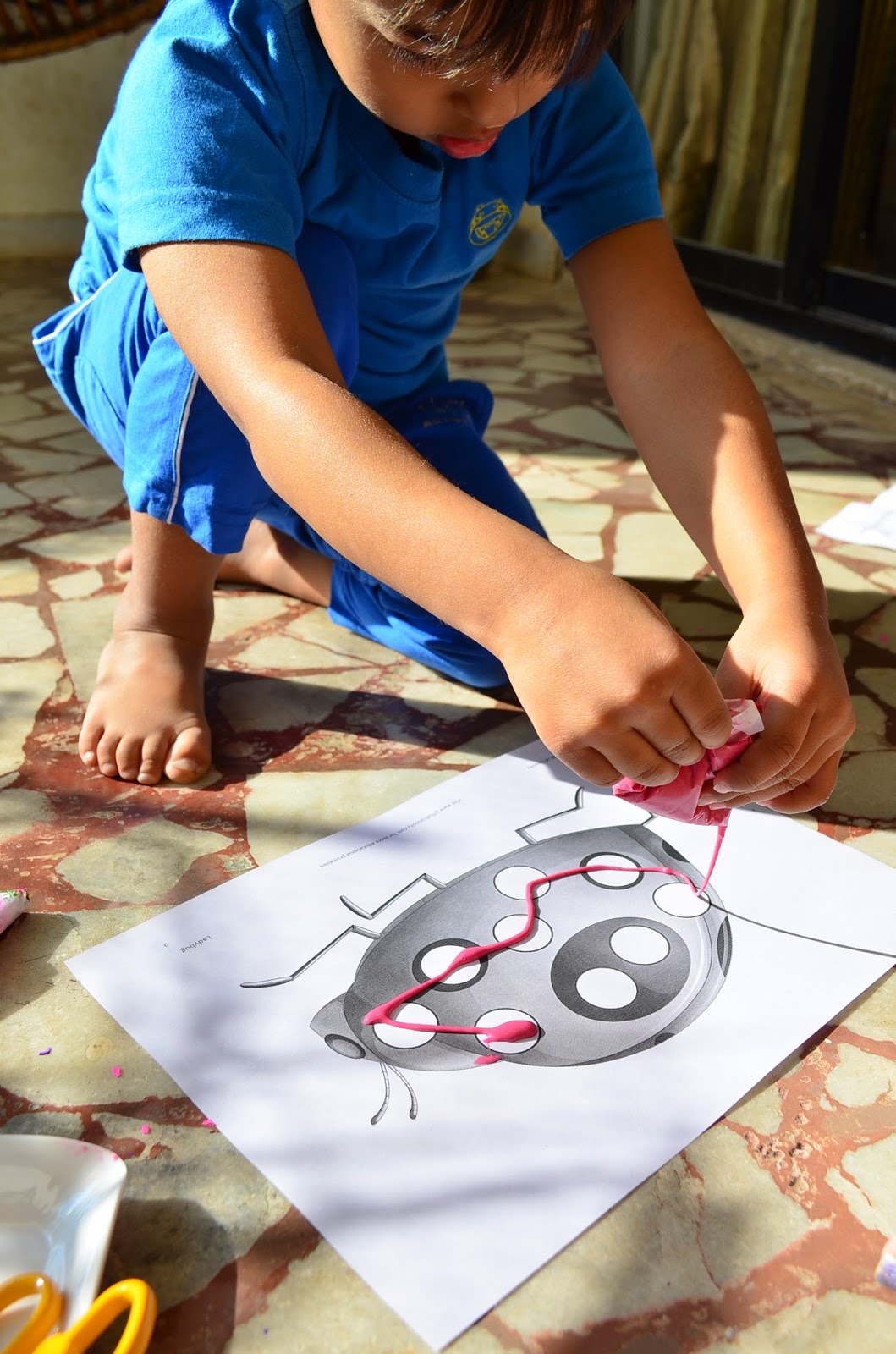 Practical Mom Kids Art Squeeze Paint using Disposable Baggies!