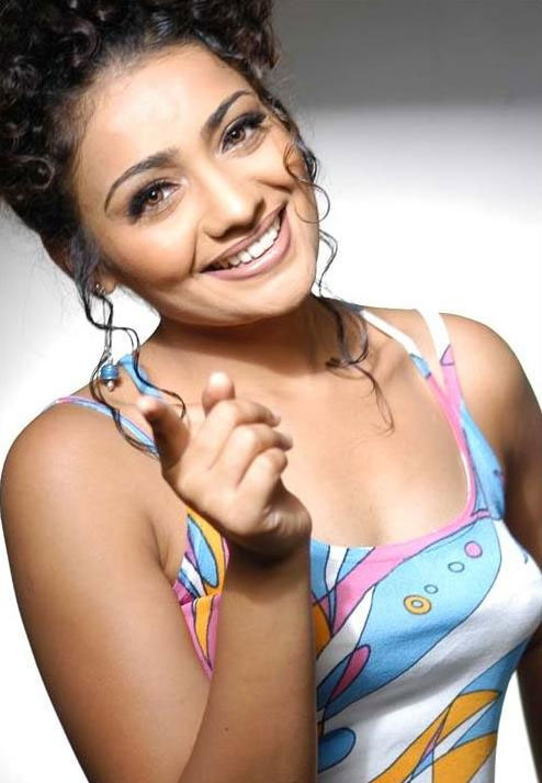 Meera Vasudevan Hot Pics Meera Vasudevan Hot Pics