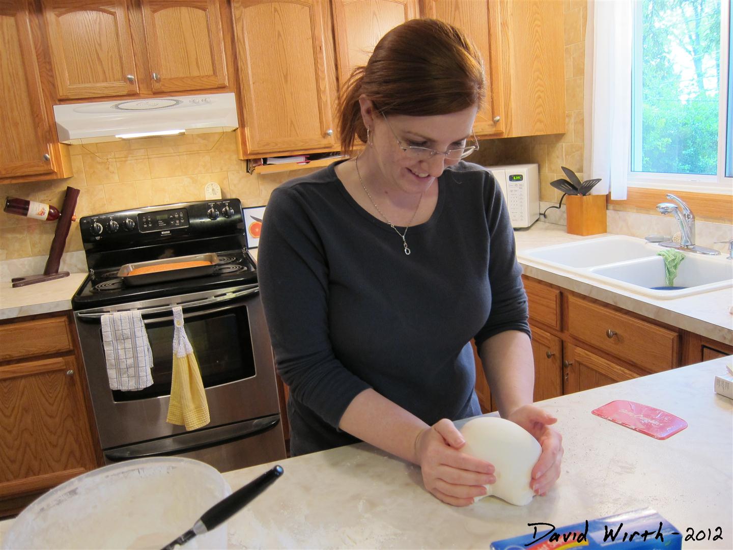 How to Make Fondant for Cake or Cake Pops