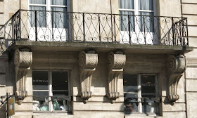 Balcon du 32 rue Saint-Antoine à Paris