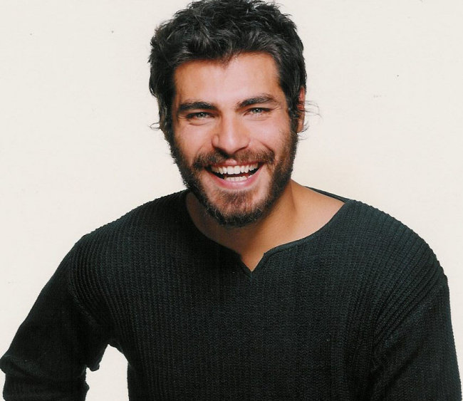 LINDOS BRASILEROS THIAGO LACERDA