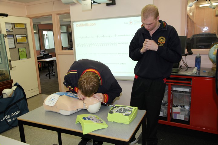 Using the defibrillator