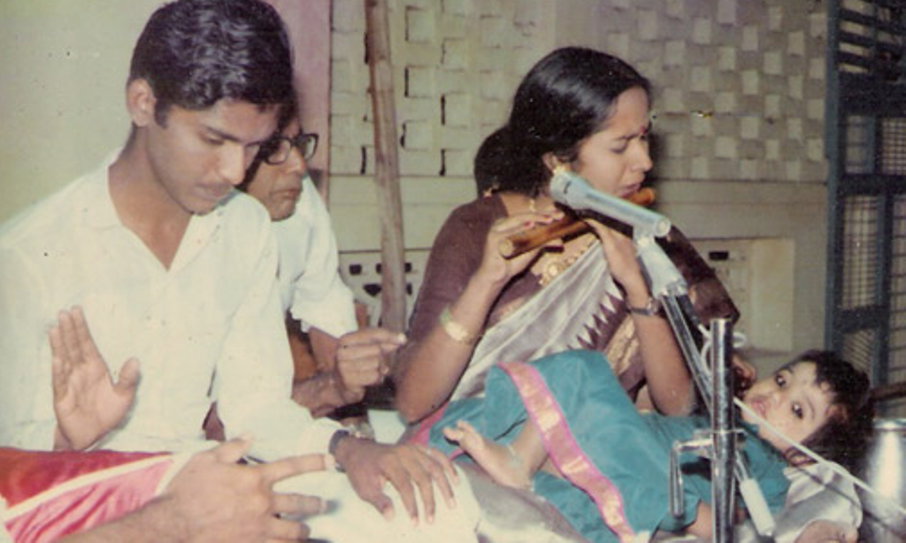 Fashion Design Famous Play Back Singer Mahathi Family Album Initially, the singer trained in music under her parents and later under veteran vocalists mangad natesan and madurai t. fashion design blogger