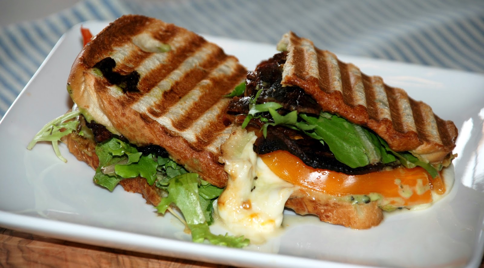 Living Rancho Delux Balsamic Vinegar Bacon Sandwich