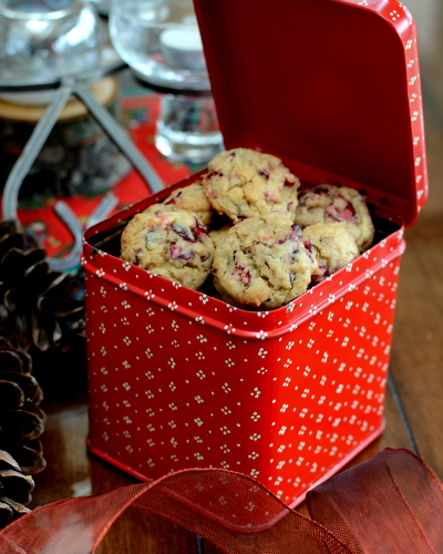 Fresh Cranberry Drop Cookies ♥ KitchenParade.com, easy, festive cranberry cookie, a real crowd pleaser.