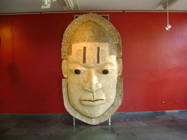 Escultura "Máscara"