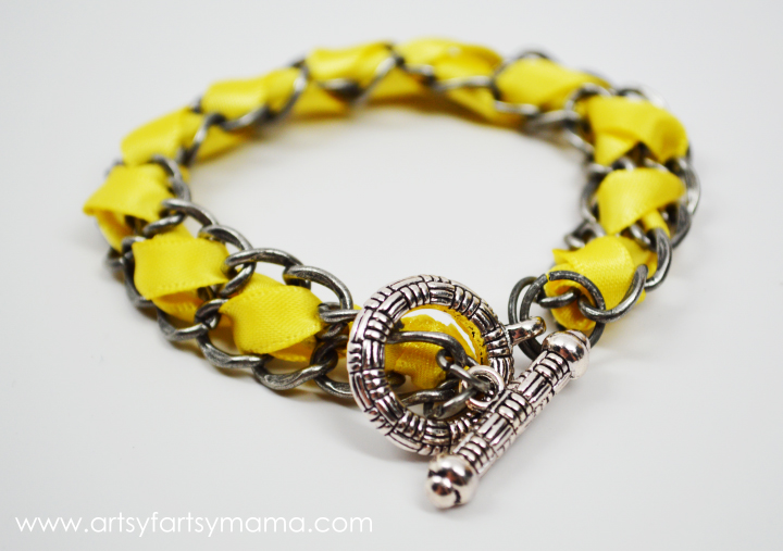 DIY Ribbon Chain Bracelet from artsyfartsymama.com #jewelry #ribbon