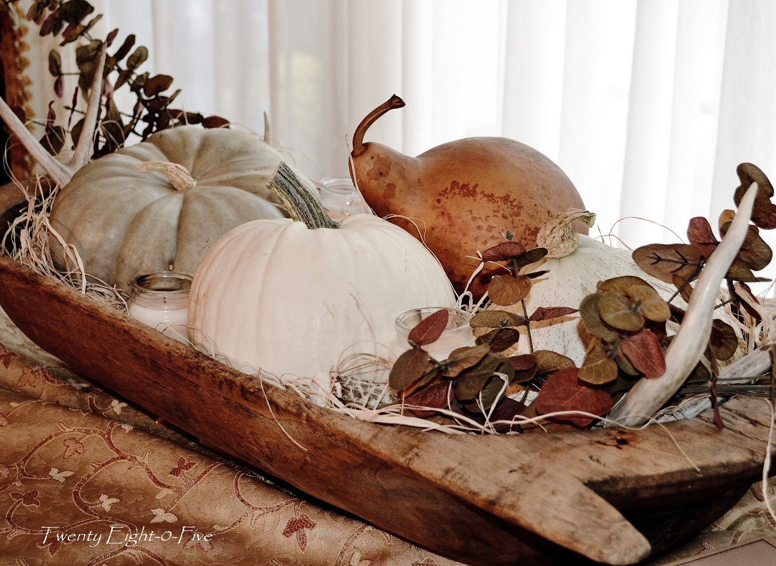 2805 Dough Bowl Centerpiece