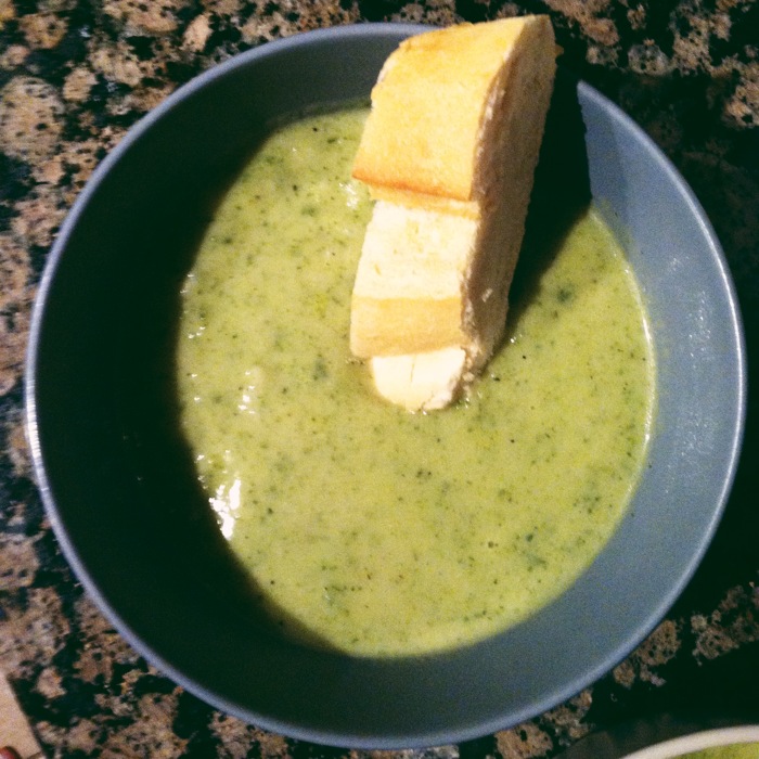 amber cooks zucchini and rice soup