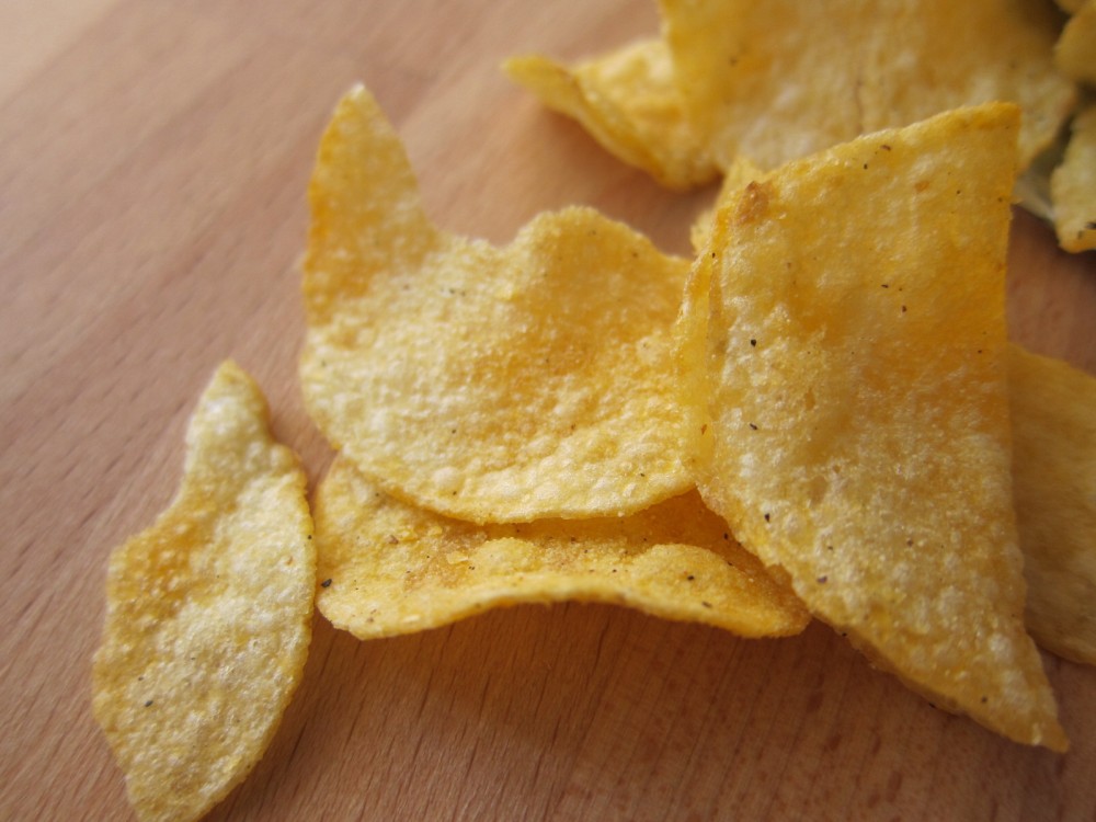 Review Lay's Cheddar Bacon Mac & Cheese Potato Chips Brand Eating