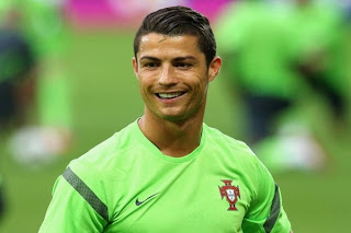 FOTO: Macam-macam Gaya Rambut Cristiano Ronaldo FOTO: Macam-macam Gaya Rambut Cristiano Ronaldo