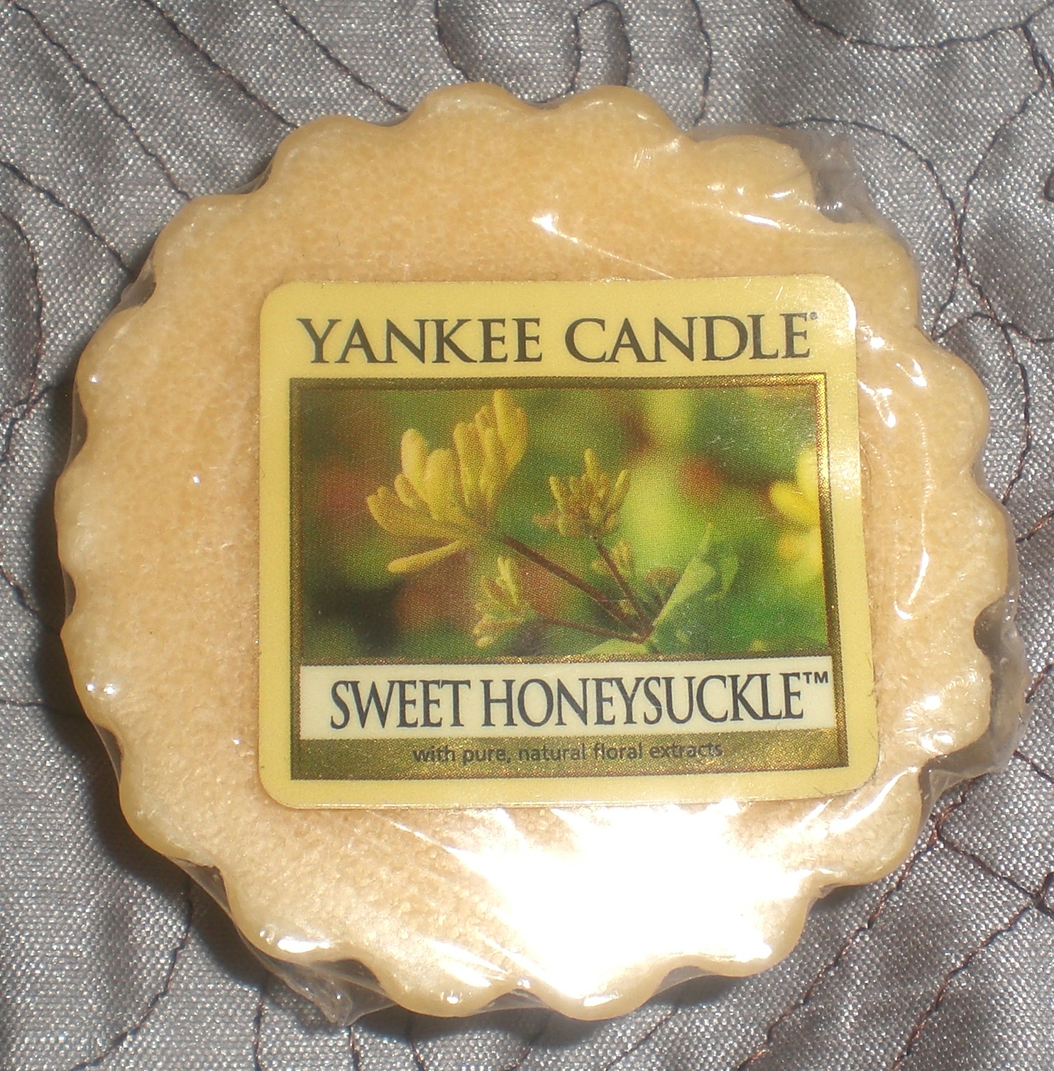 Cotton Candy Fro Yankee Candle Sweet Honeysuckle Tart