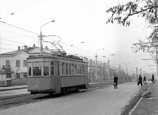 Трамвай на улице Лермонтова в Симферополе, 1968 год