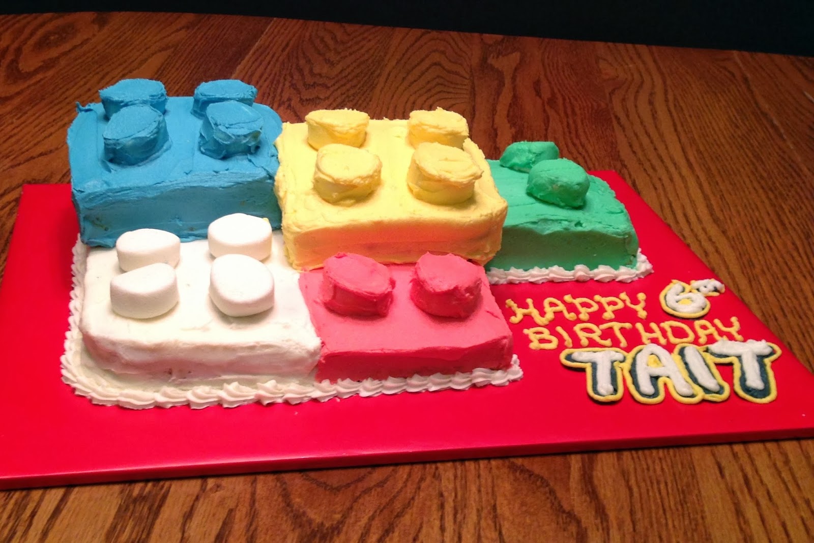 COBO: DIY Lego Cake
