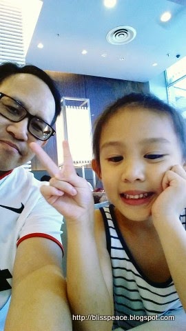 Coffee with the little one ....