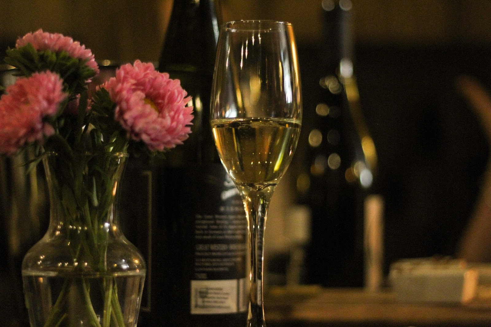 Wine Tasting At The Decanter SUNNYDEI