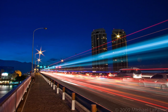 The Pra Pinklao bridge over the Chao Phraya River © Michael LaPalme