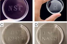 Os cientistas têm utilizado a nanotecnologia para criar selectivamente materiais "molhados" que podem ser usados ​​para escrever mensagens de longa duração com água.