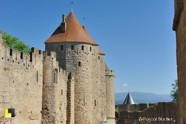 les superbes remparts de Carcassonne Carcassonne les remparts photo pascal blachier