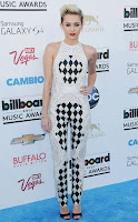 Miley Cyrus  2013 Billboard Music Awards   blue carpet