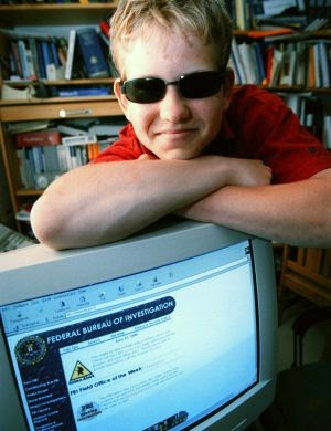 Hacker-Hacker Terhebat Dunia Dan Serangannya Hacker-Hacker Terhebat Dunia Dan Serangannya