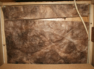 Insulation behind the top panel Insulation behind the top panel