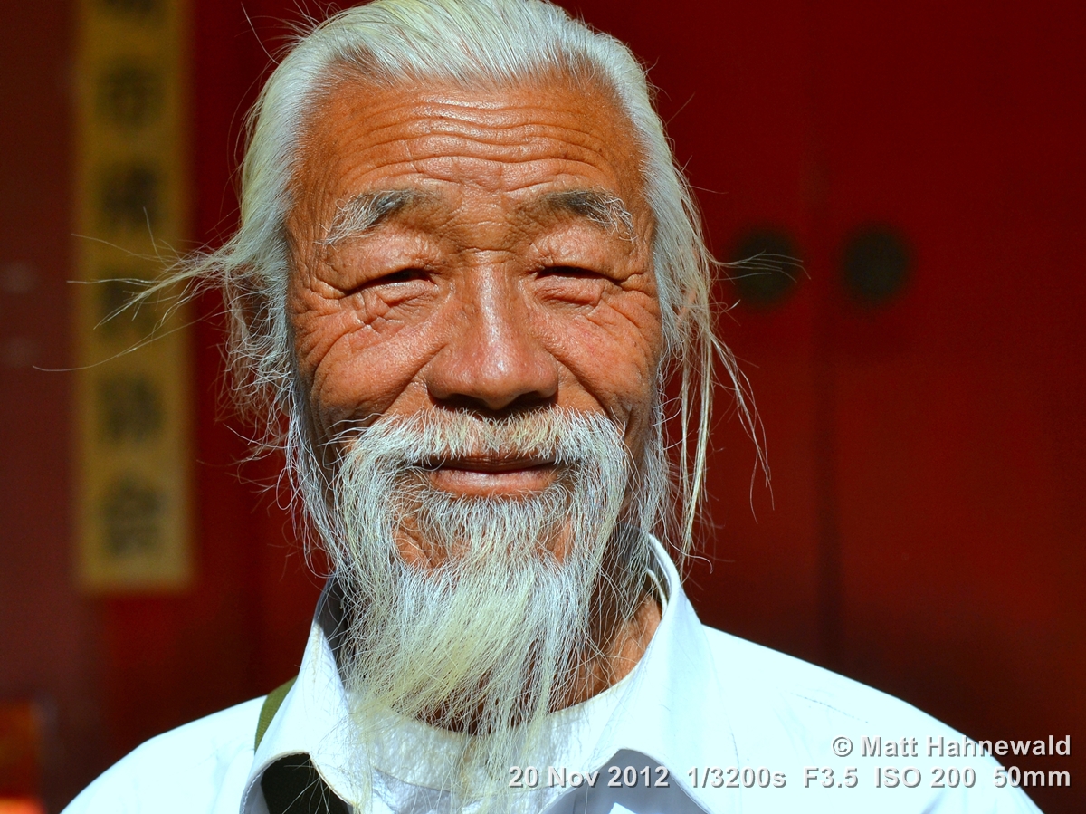 Facing the World Spying on South Red China