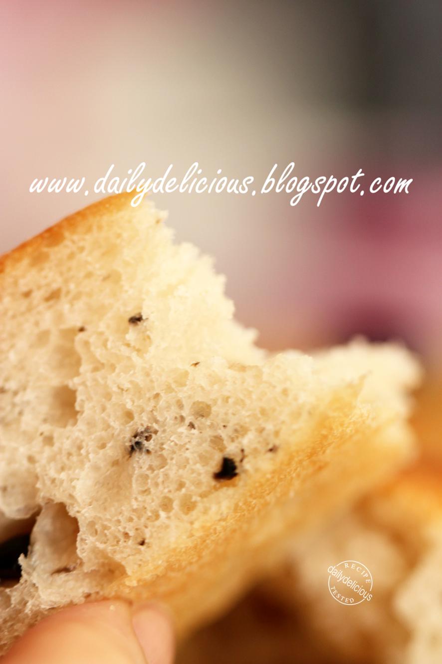 dailydelicious Olive Olive Bread, Have your bread and enjoy it!