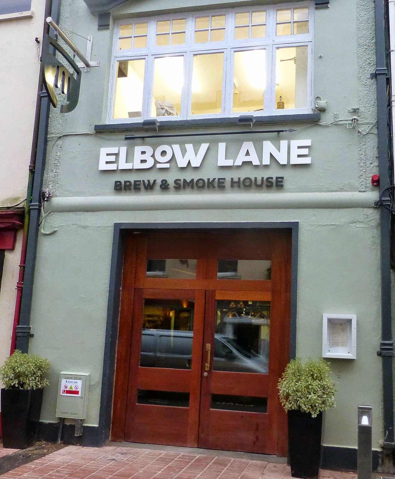 RESTAURANTS AND FOOD Elbow Lane Brew & Smoke House. Best of goods in