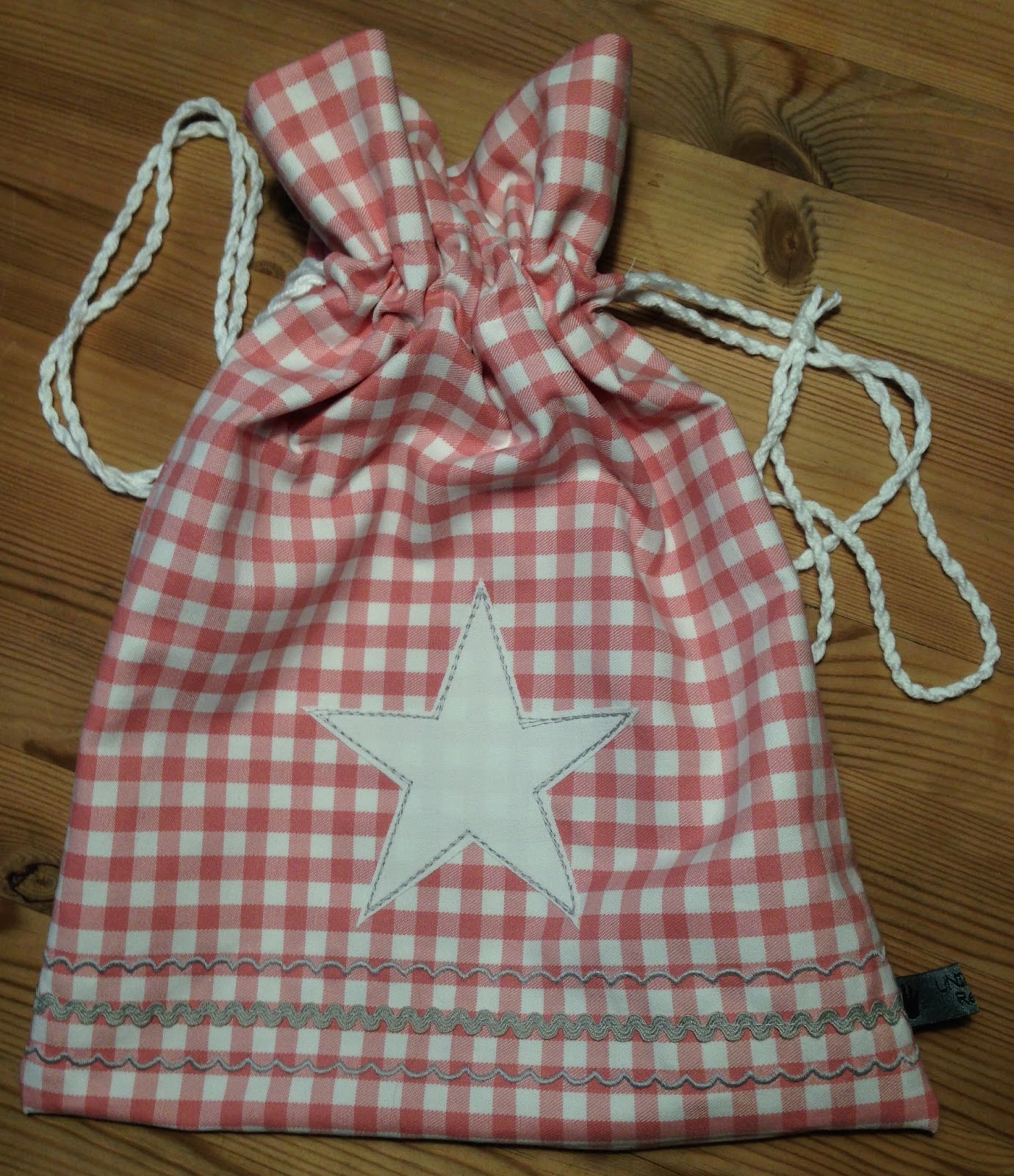 Diy Schlusselanhanger Mit Holzperlen Selber Machen Geschenkidee
