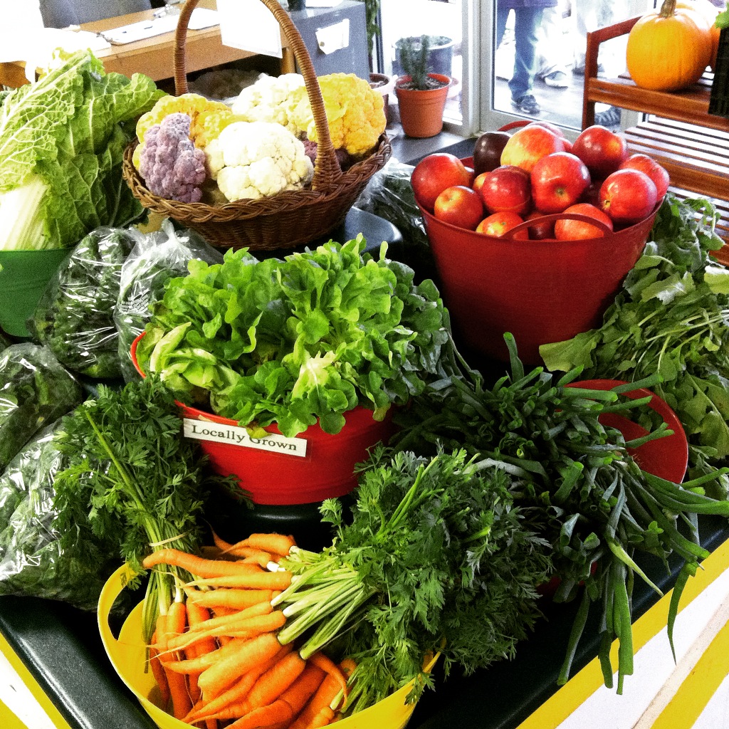 Garden. Table. Community. Fresh, Local Produce in our Food Pantry