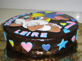 lola bunny cake