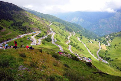 http://2.bp.blogspot.com/-zn_3iRWwMiA/Th9YK-KqV7I/AAAAAAAADR0/ke2BeUj9RPU/s640/tourmalet.jpg