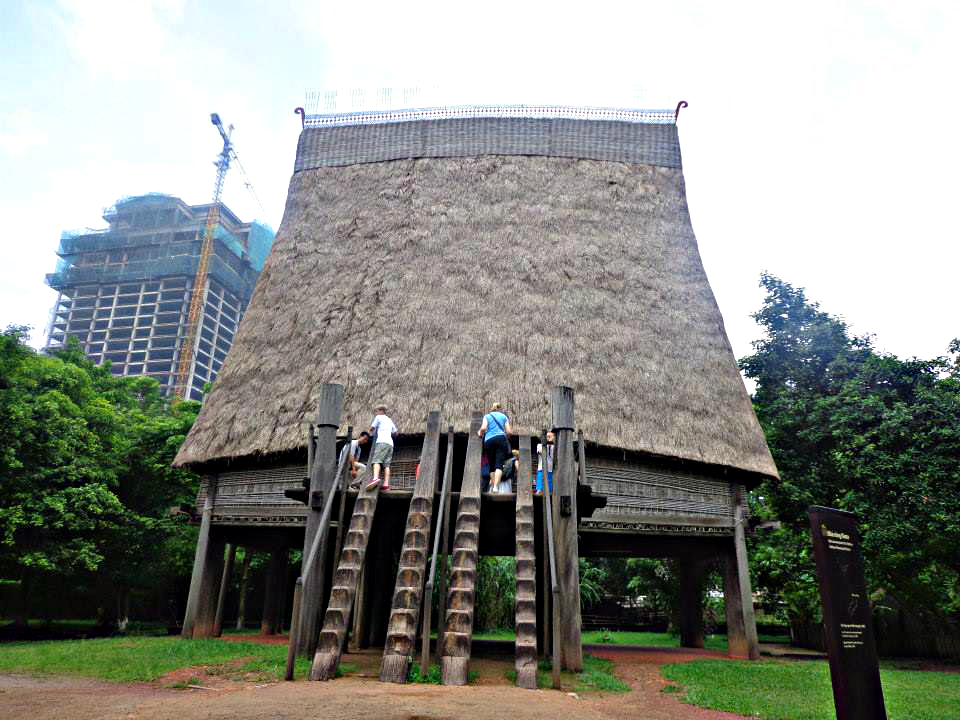 Bana house in Hanoi city tour