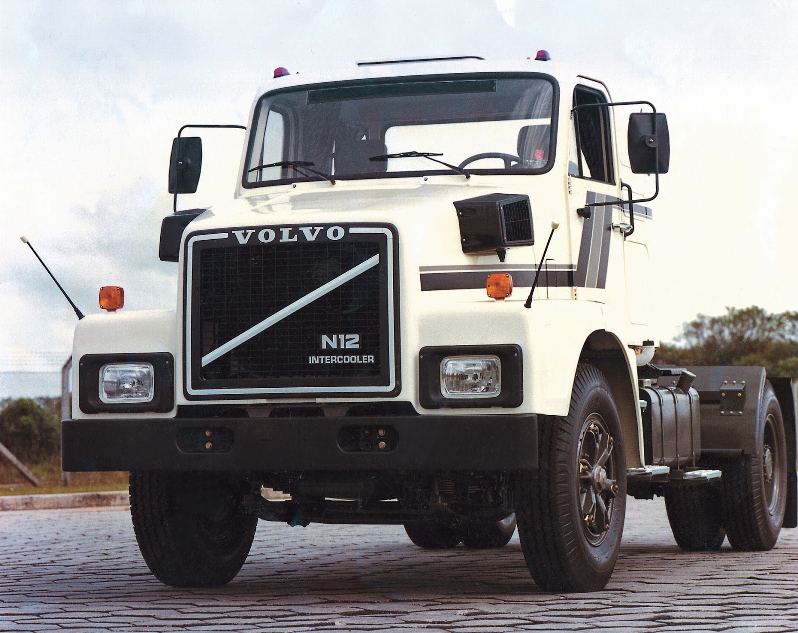 Mundo dos Pesados Volvo N12 Intercooler 4x2