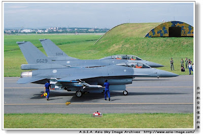 http://2.bp.blogspot.com/-zrZ-QM2iM30/UGsnNuoZEQI/AAAAAAAAV_g/qcZsUpaoea4/s1600/rocaf-f16.jpg