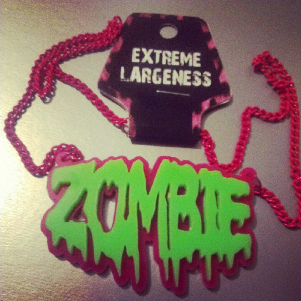 KatSick Extreme Largeness Zombie and Personalised Necklaces Review