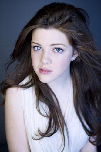 Georgie Henley Height, Weight And Body Measurements | olala