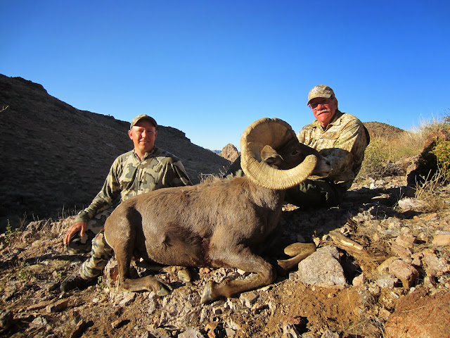 Desert+Bighorn+Sheep+Hunt+Photo+with+Claude+Warrens+Arizona+Super+Big+Game+Raffle+Sheep+with+Guides+Colburn+and+Scott+Outfitters+7.JPG