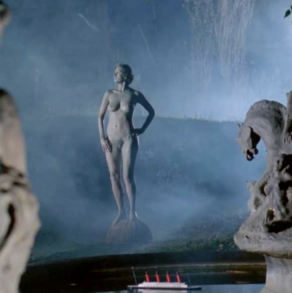 Elle+Macpherson+ +Sirens 2