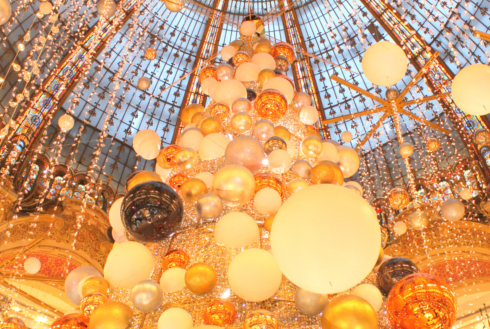 Noël des grands magasins parisiens